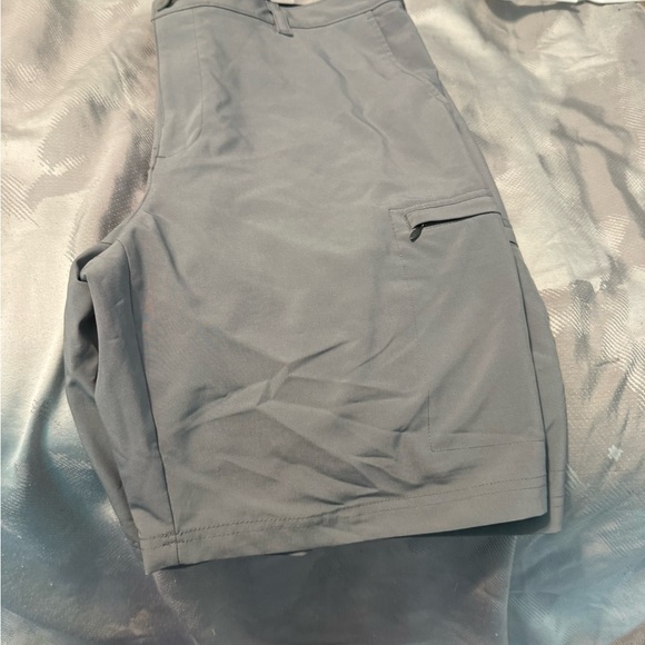 Men’s Golf Shorts w Pocket Detail. Sleek Stylish Must Have. Light Gray, 38 NEW - Picture 3 of 11
